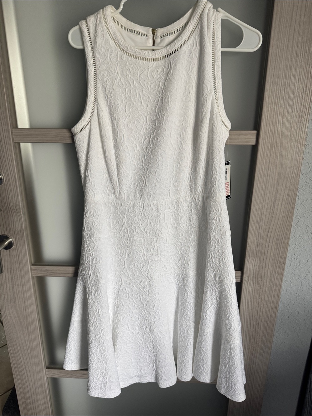 Jessica Howard White Sleeveless Textured Fit & Flare Dress